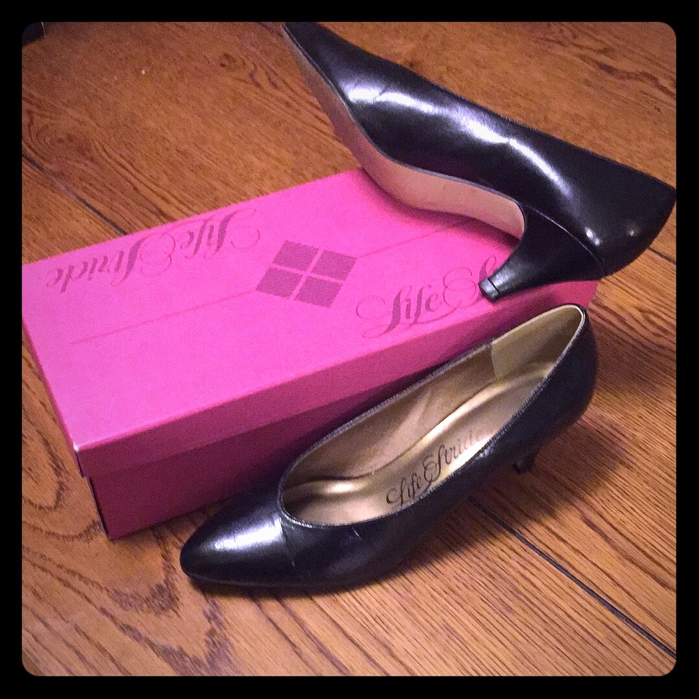 Women’s black pumps
